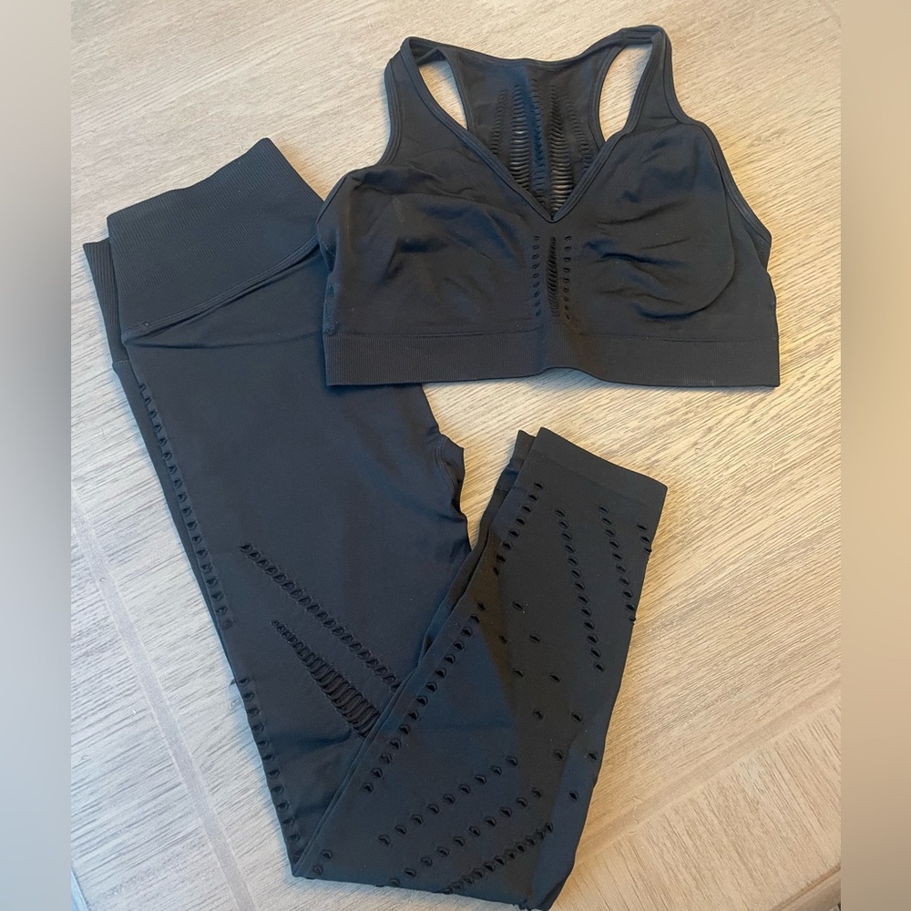 Victoria Sport Victoria’s Secret Laser Cutout Bra and Leggings Set M-L Black